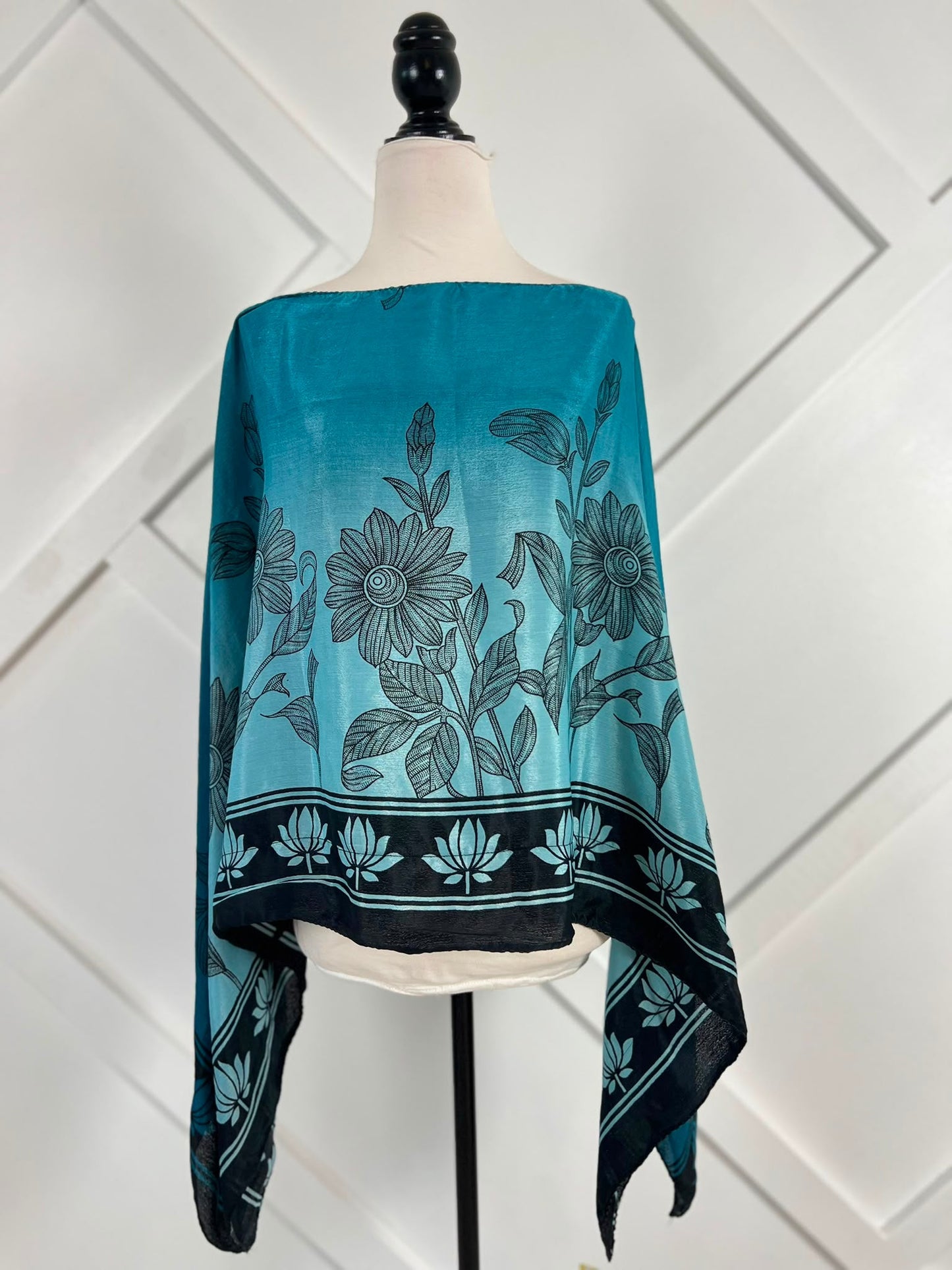 Poncho-059 - Rangeelaa- Fairtrade Sustainable Women's Clothing