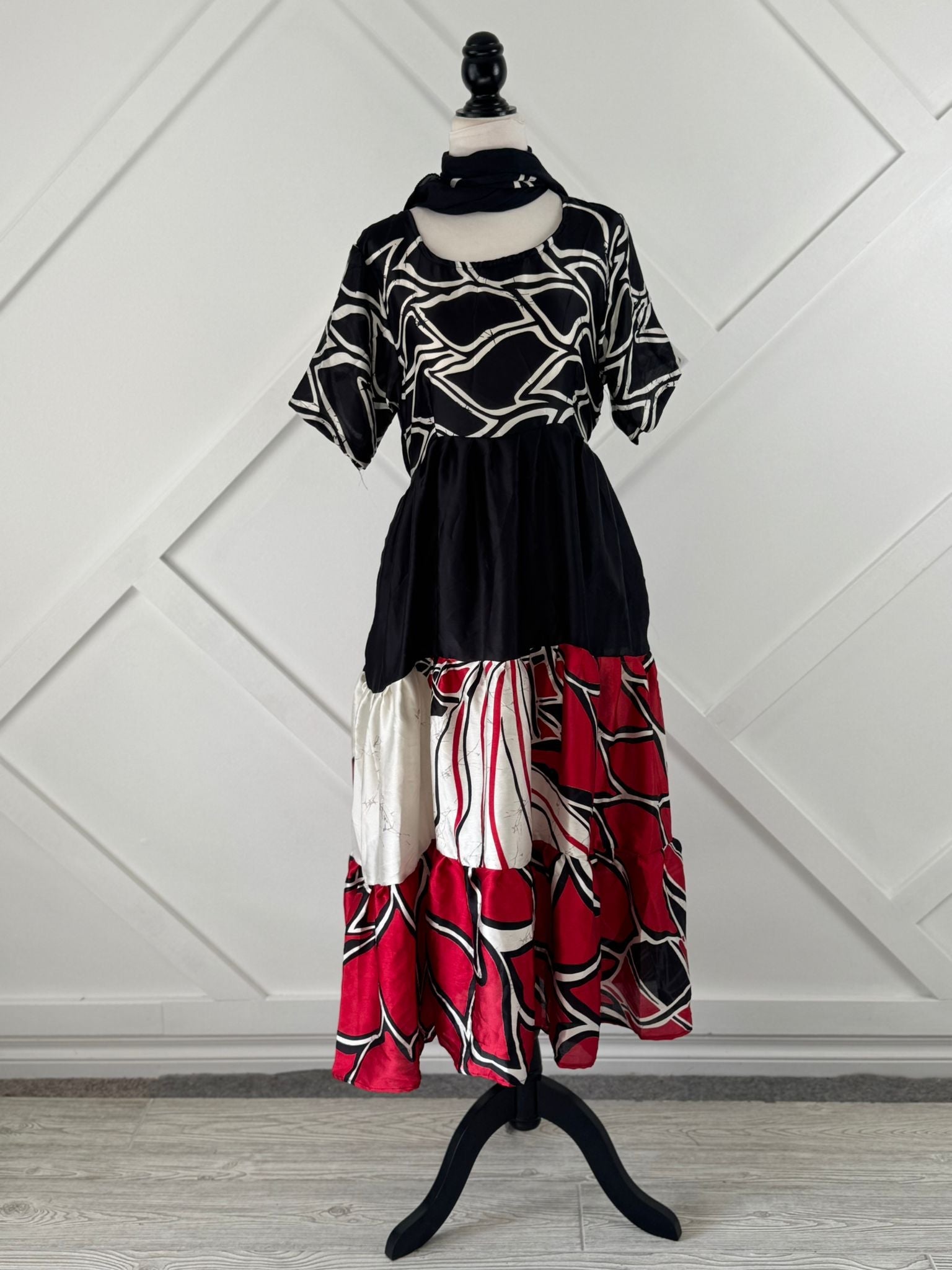 Christine.W-Slim Petite Maya Tiered Dress