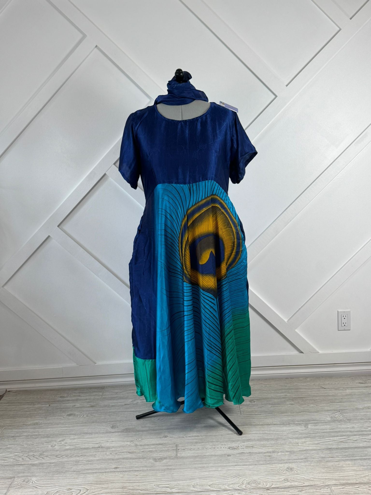 Plus Viya Dress with scarf-ED012 - Rangeelaa- Fairtrade Sustainable Women's Clothing