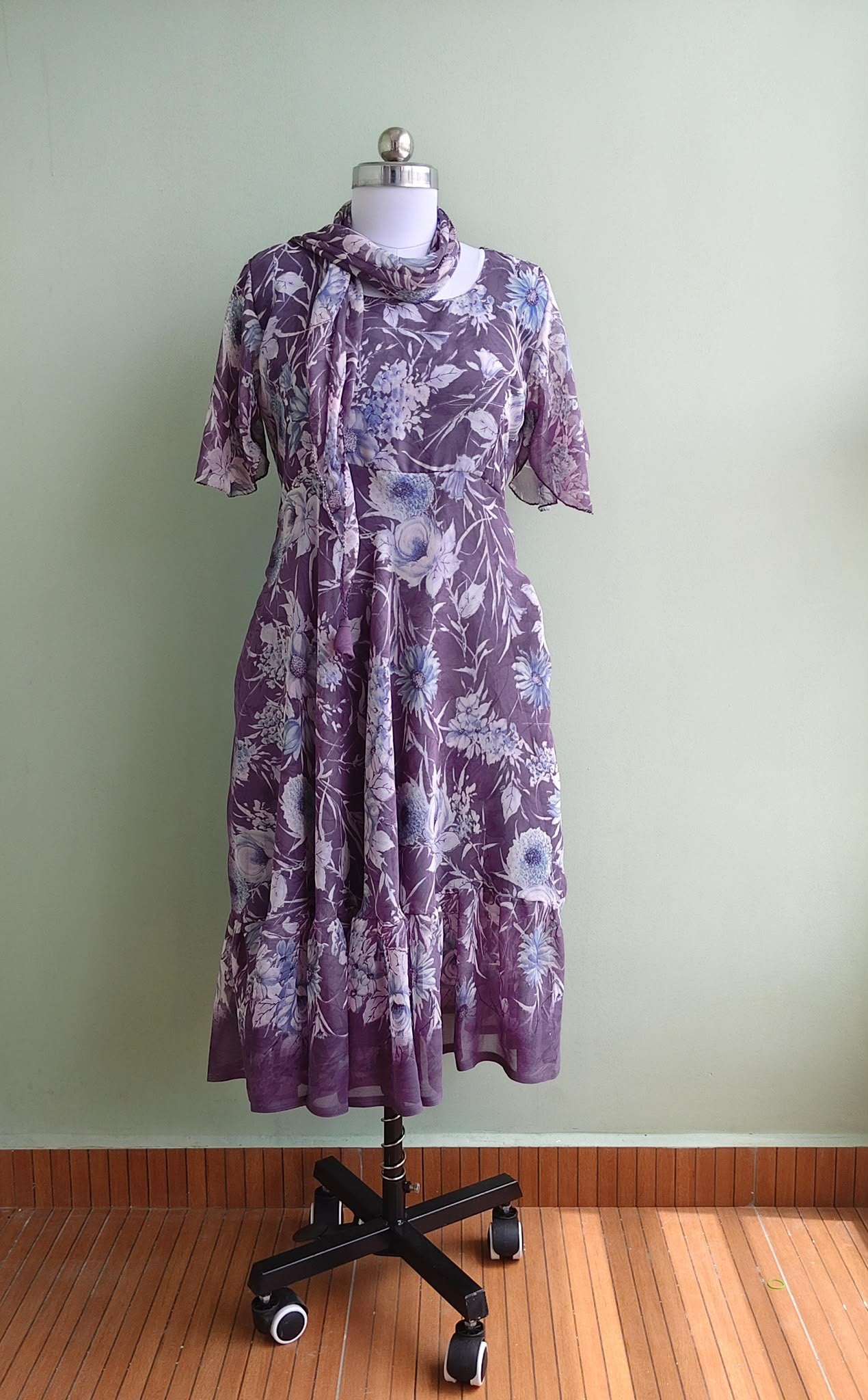 Christine.W-Slim Petite Lined Ganga Dress with scarf HD007