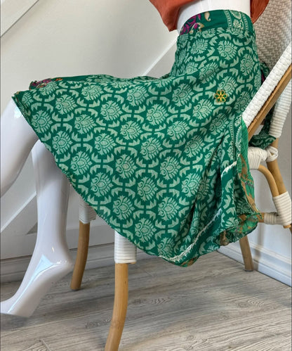 Festive XL mini skirt-111