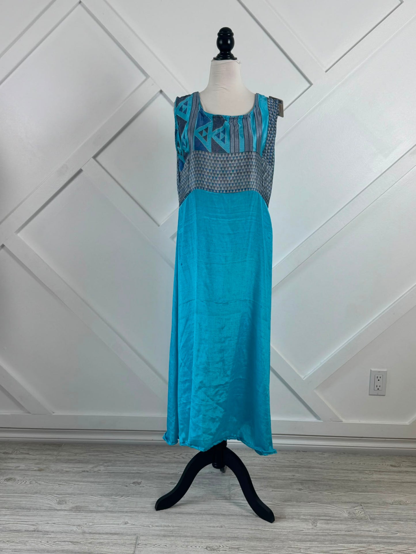 Sandra.M-Slim Petite Alima Dress Set with Scarf proto type